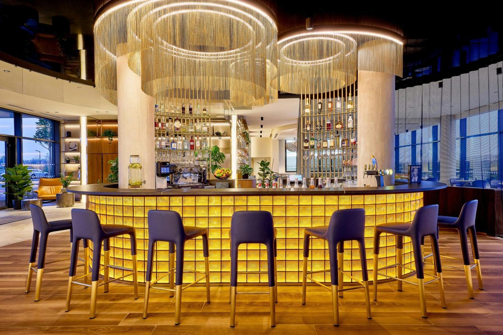 Courtyard By Marriott Lyon Eurexpo Stadium Genas Exterior photo